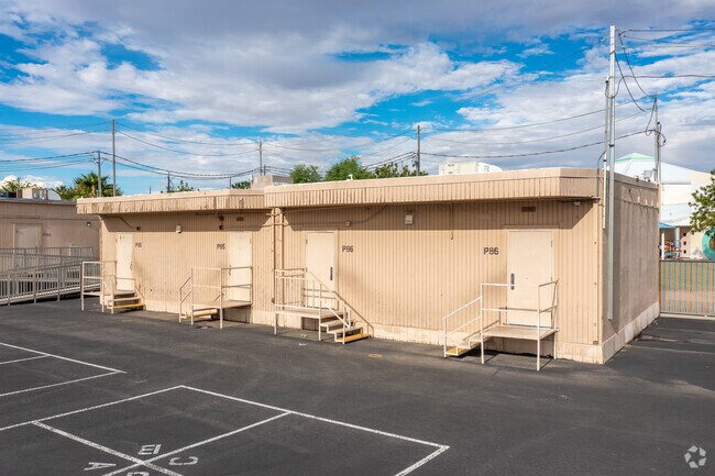 Arturo Cambeiro Elementary - school features - portable classroom