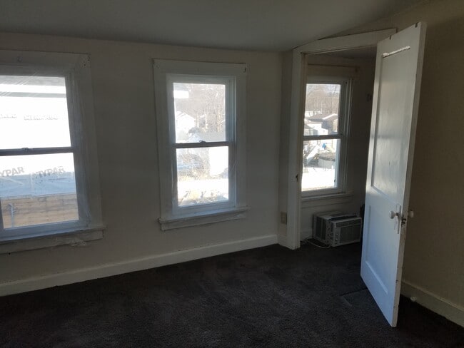 Bedroom with Walk-in Closet