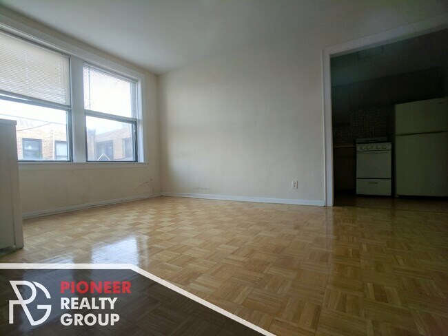 739 W Belmont Ave unit 416, Chicago, IL 60657 - photo 4