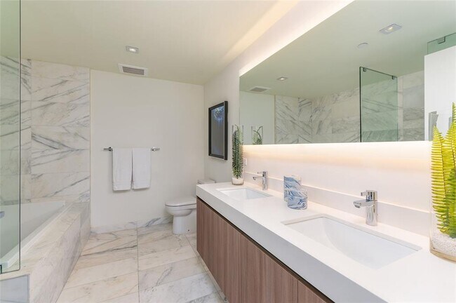 Tiffany House unit 502, Fort Lauderdale, FL 33304 - photo 6