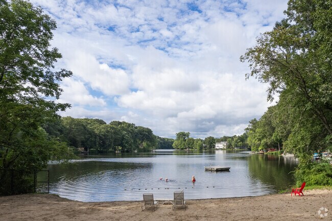 Lake Mohegan Hills’ Samp Mortar Reservoir invites residents to enjoy lakeside living.