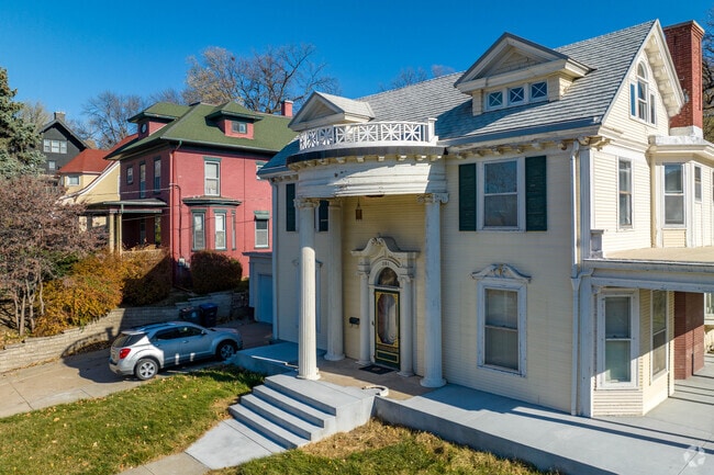 colonial homes can be found in downtown Council Bluffs.