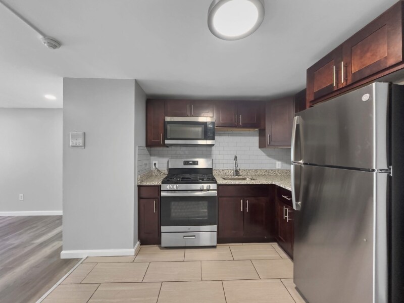 19 Grove St unit 7, Methuen, MA 01844 - photo 1