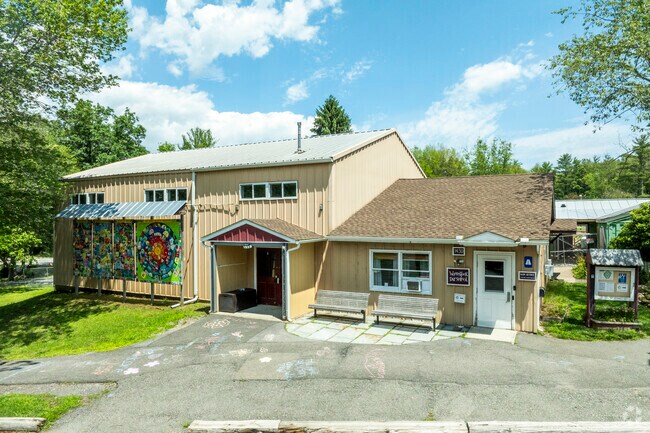 Woodstock Day School has 197 students in grades PK, K-12 with a student-teacher ratio of 4 to 1.