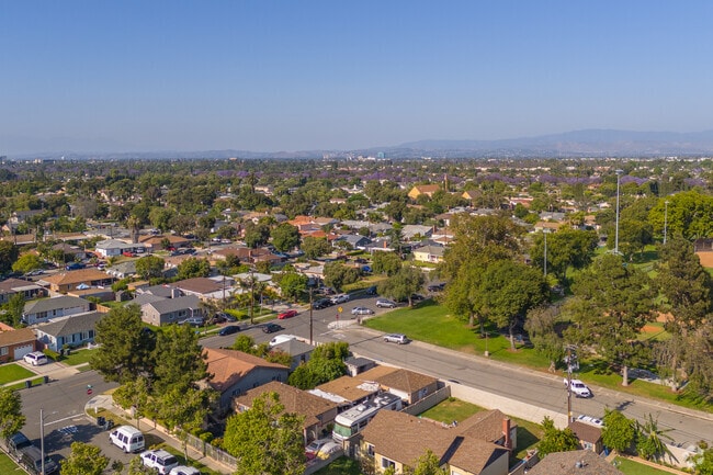 Shadow Run serves as a cultural and entertainment hub with numerous eateries and historic sites.