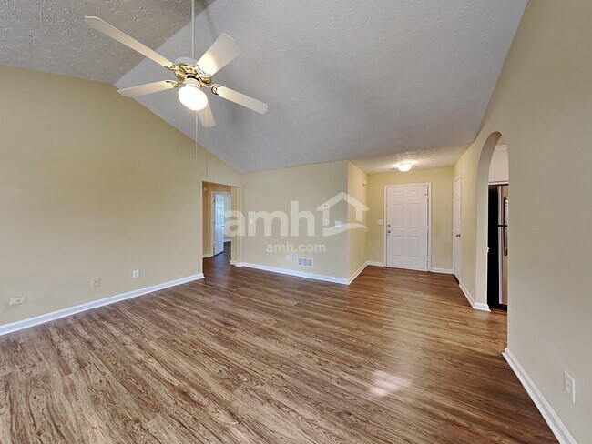 4410 Brookridge Dr, Loganville, GA 30052 - photo 5