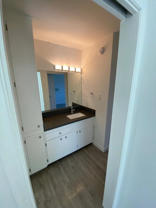 5307 Sepulveda Blvd unit 213, Sherman Oaks, CA 91411 - photo 5