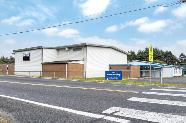 Pacific Beach Elementary serves students in K-5th grade.