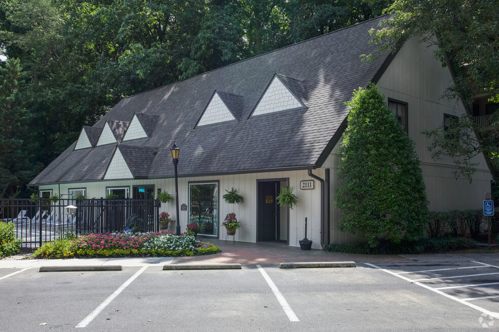 Leasing Office / Club House