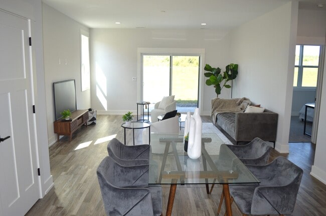 255 NW 3rd Ave, Monroe, WI 53566 - photo 6