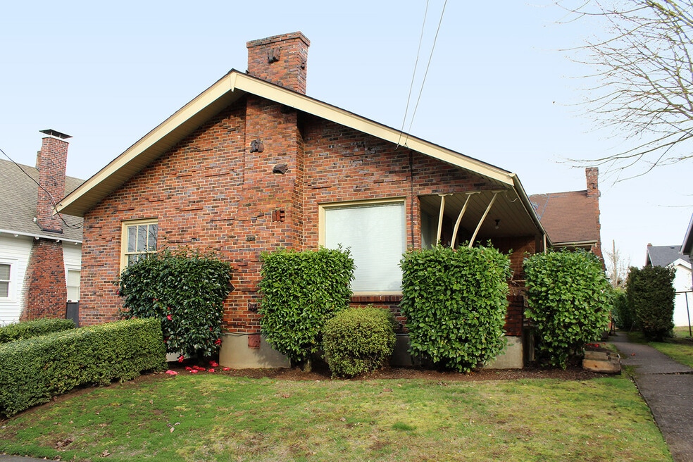 5112/5116 NE 32nd Ave.