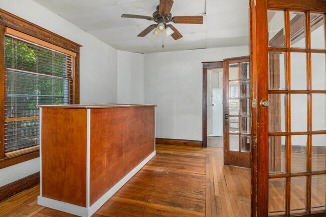 221 S Pine St, Mount Pleasant, MI 48858 - photo 7