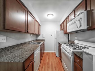 640 W Sheridan Rd, Chicago, IL 60613