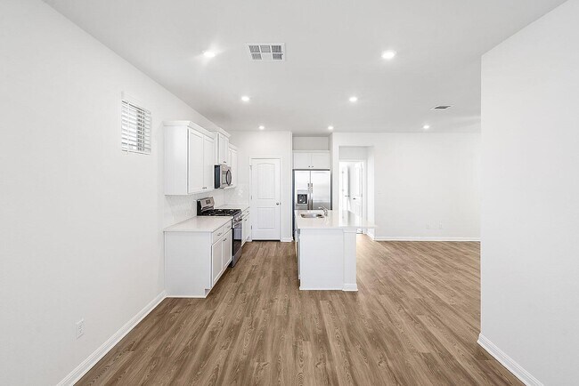 186 Weaver Ln, Bastrop, TX 78602 - photo 4