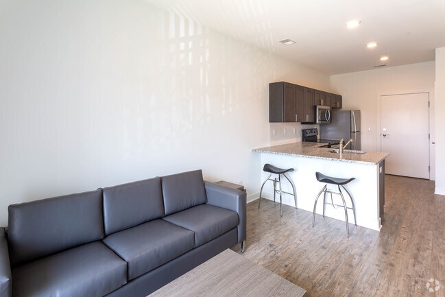 1 BR, 1 BA - Premium - 573 SF