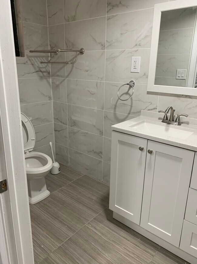 5632 Beacon St unit 1, Pittsburgh, PA 15217 - photo 4