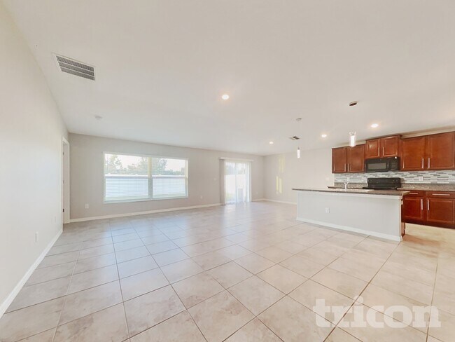 10401 Carloway Hills Dr, Wimauma, FL 33598 - photo 3