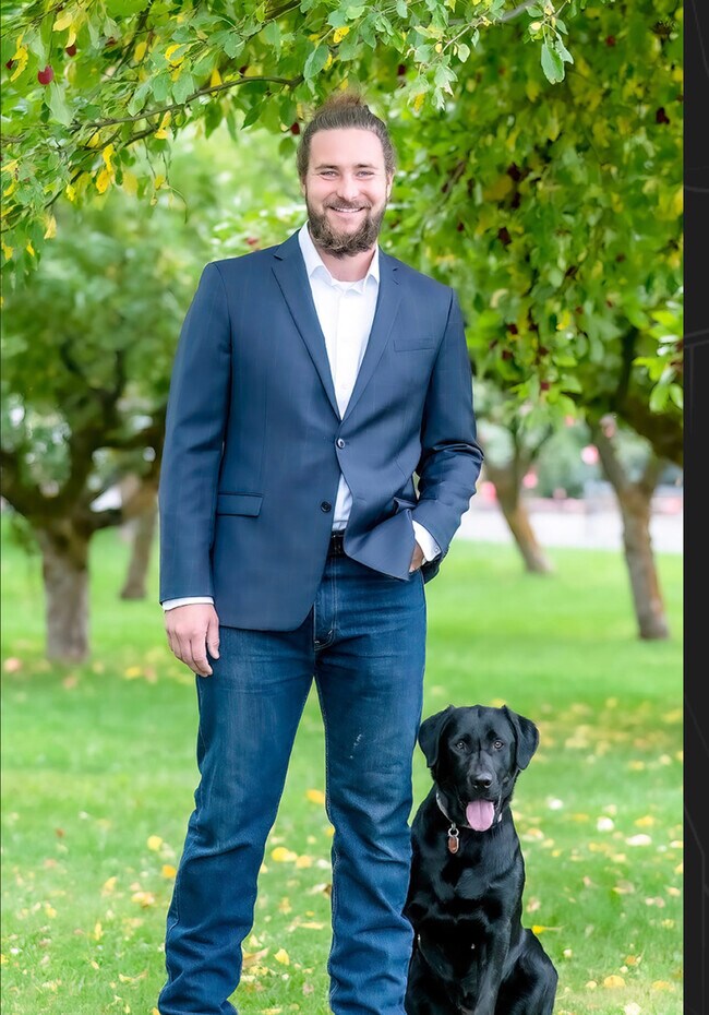 Agent Photo