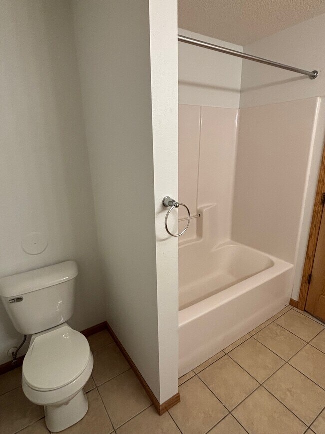 3632 Calvert Rd unit 201, La Crosse, WI 54601 - photo 6