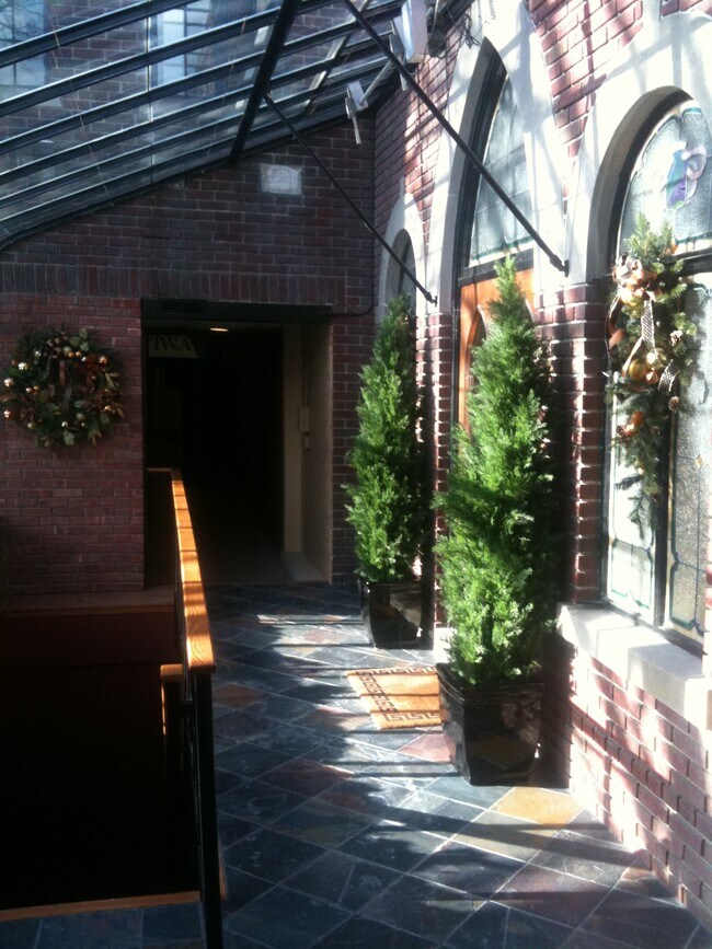 30 Jay St unit 30 Jay, Schenectady, NY 12305 - photo 3