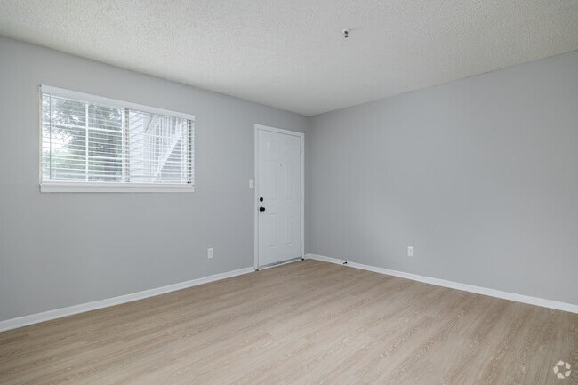 2BR, 2BA - 980SF - Living Room