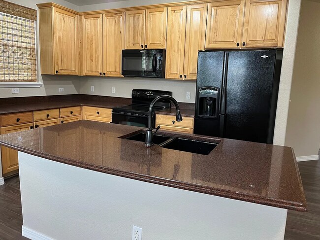 15455 Canyon Rim Dr unit 207, Englewood, CO 80112 - photo 3