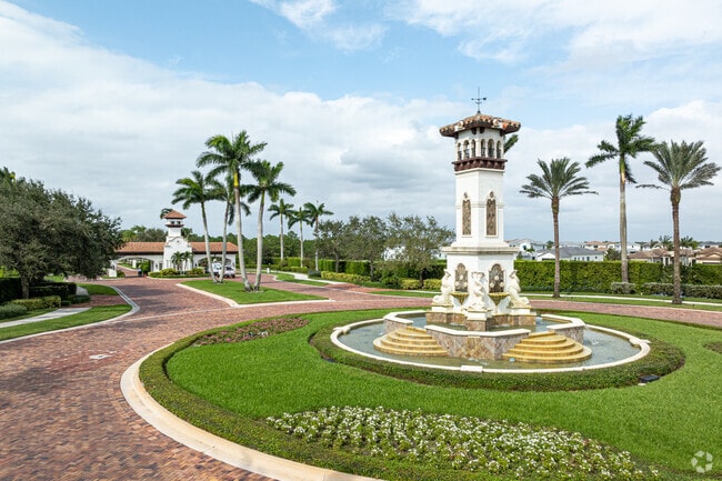 Southbend Lakes features unique private home communities like Tesoro Club.