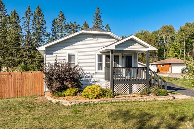 Charming homes with detached garages are a common home style in Hunters Park.