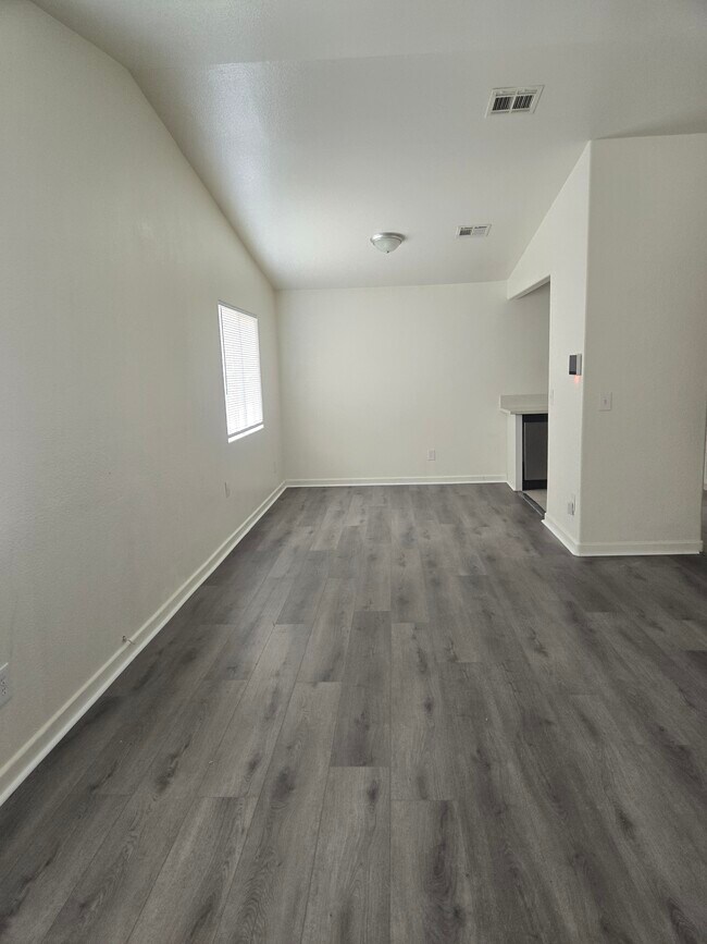 1280 Blankenship Ave unit 1, Las Vegas, NV 89106 - photo 3