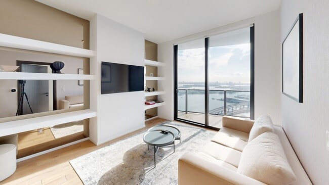 The Elser unit 3711, Miami, FL 33132 - photo 2