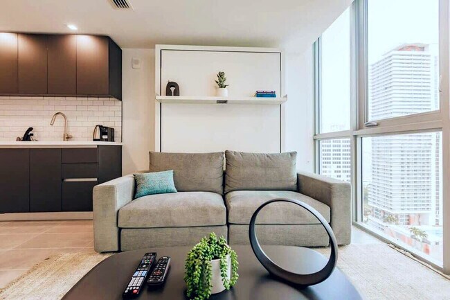 227 NE 2nd St unit FL30-ID1032204P, Miami, FL 33132 - photo 3