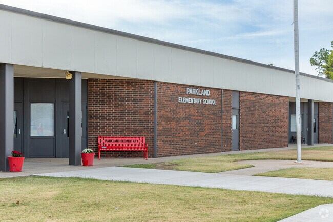 Parkland Elementary School is for pre kindergarten to third grade students in Oklahoma.
