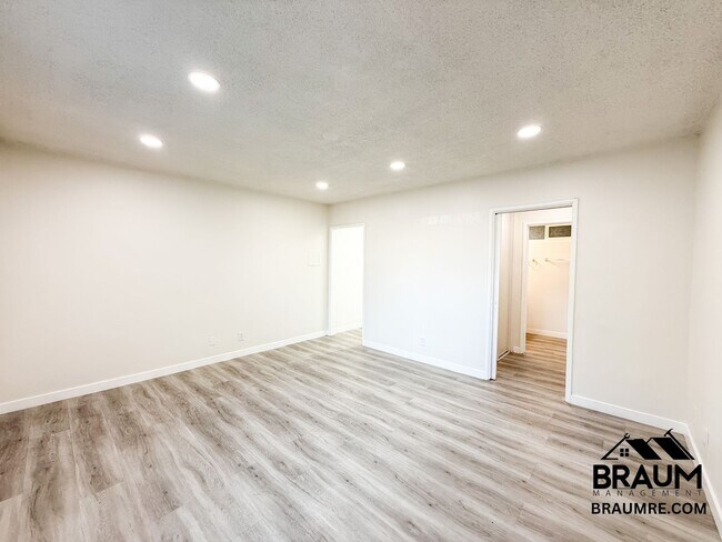 15546 Vanowen St unit 5, Van Nuys, CA 91406 - photo 6