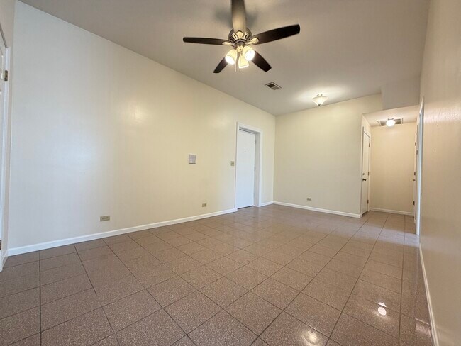 952 W Windsor Ave, Chicago, IL 60640 - photo 6