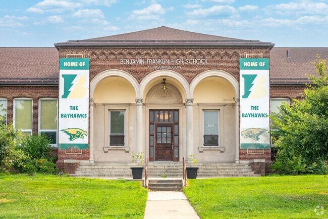 Benjamin Franklin High School has a student-teacher ratio of 18 to 1.