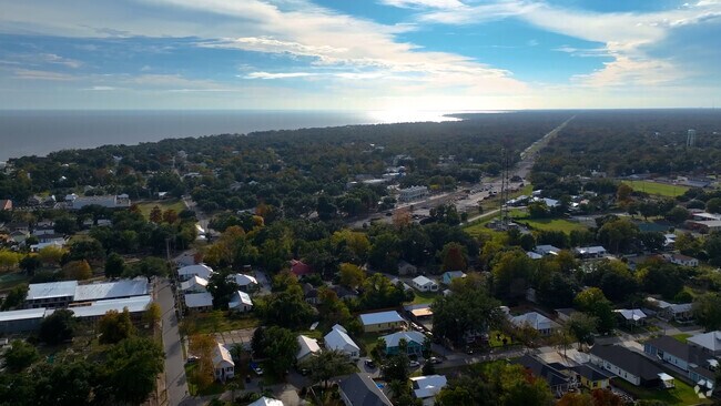 Neighborhood_BayStLouis_Final_030724