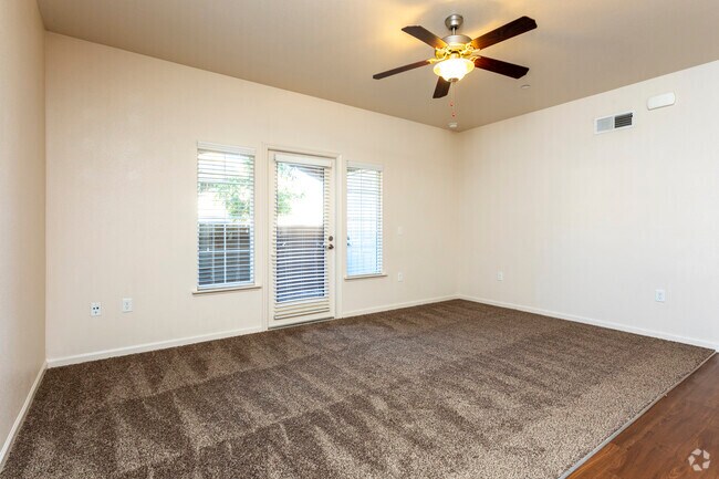 The Grove, Lemoore, CA 93245 - photo 2