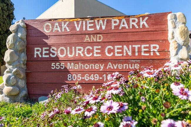 The Oak View Park and Resource Center has multiple public buildings available for locals of Oak Park.