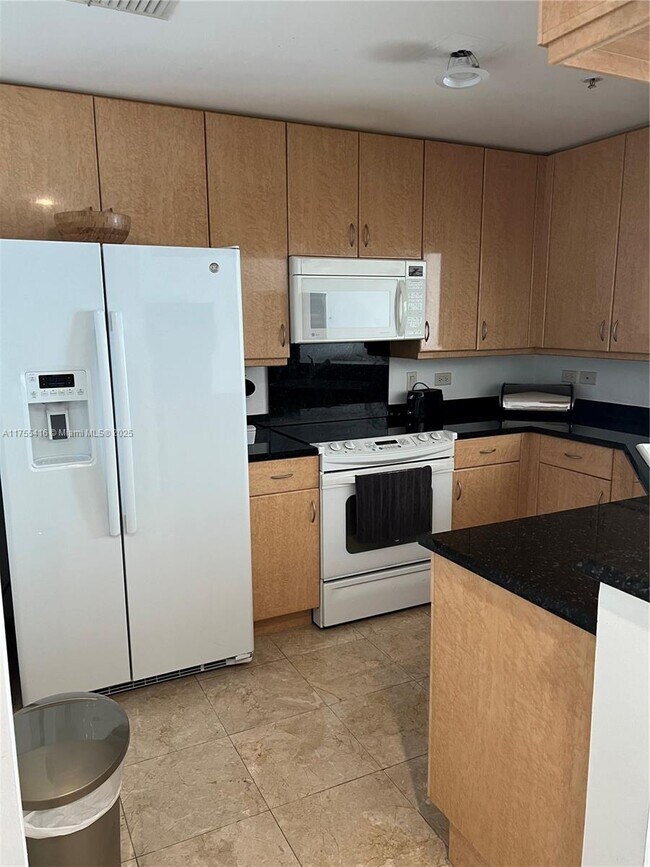 801 Brickell Key Blvd, Miami, FL 33131