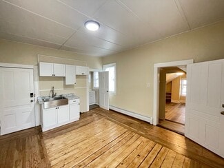 13 Spring St Unit 2, Newmarket, NH 03857