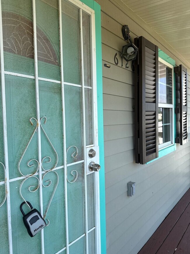 6126 Baccich St, New Orleans, LA 70122
