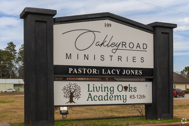 Welcome to Living Oaks Academy in Moncks Corner.