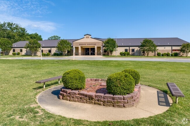 Ringgold Elementary School is amongst elementary schools serving children in Benton, Arkansas.