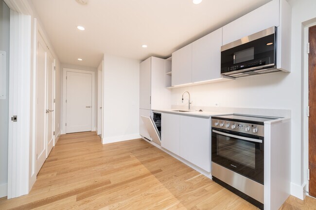 170 Summer St unit 4, Somerville, MA 02143 - photo 3