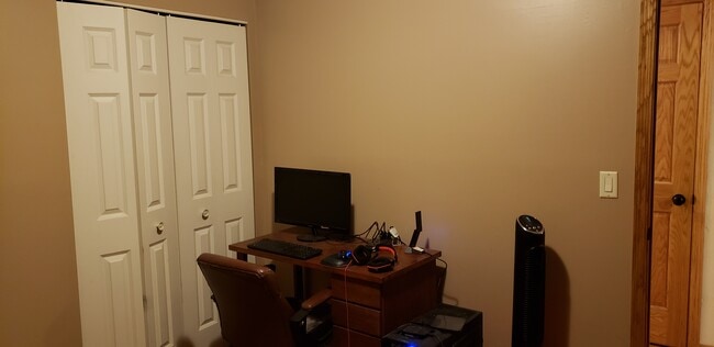 574 37th Ave NE unit Upstairs, Minneapolis, MN 55421 - photo 6