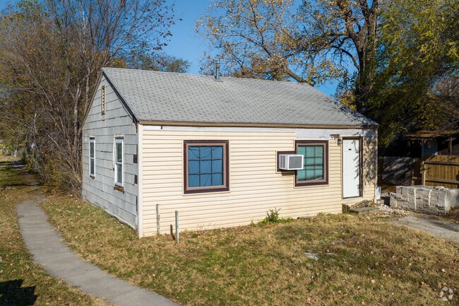 Homes in Hilltop often sit on small lots.