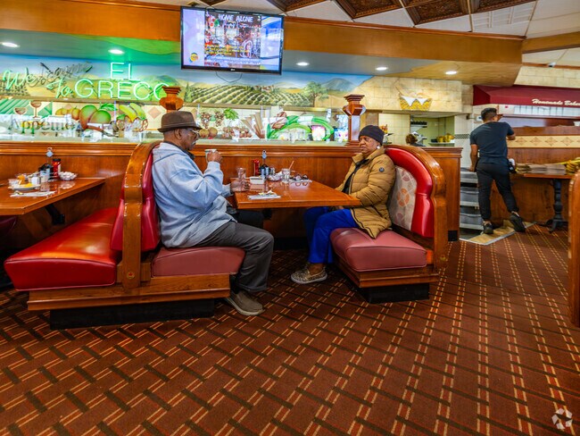 There are a few nice place for breakfast lunch or dinner set in the heat of Valhalla.