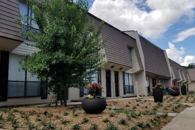 Maison De Ville, Mobile, AL 36608 - photo 5