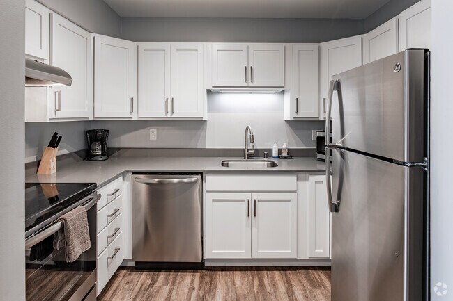 1BR, 1BA - 740SF - Kitchen