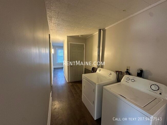 99 Sanford St unit B, Bangor, ME 04401 - photo 3